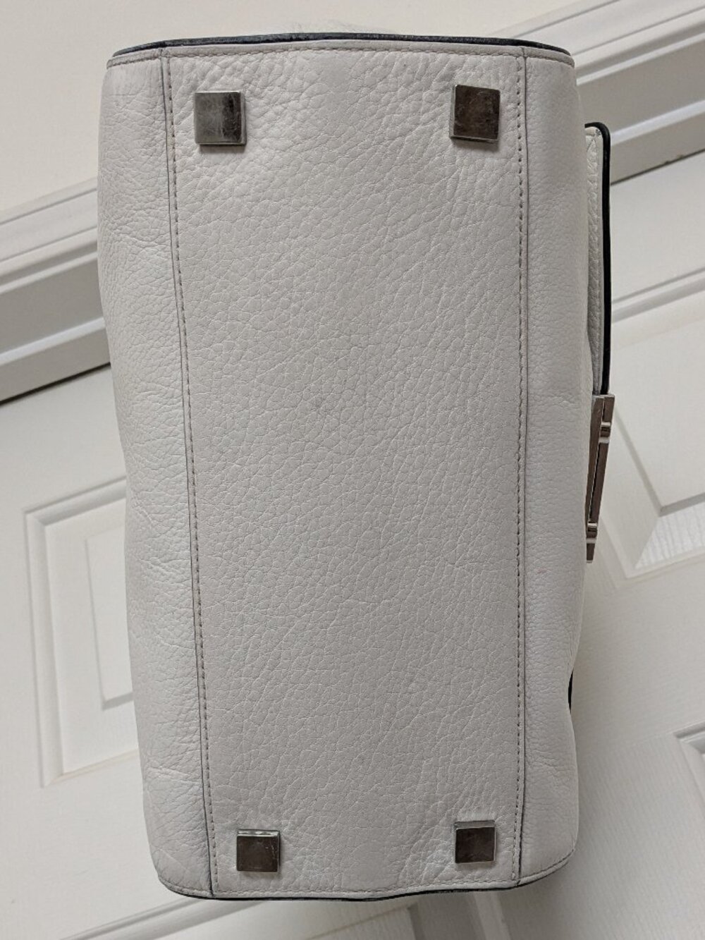 Michael Kors Women's Handback Leather Purse White . - Picture 5 of 13